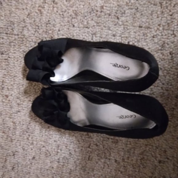 Black heels - Picture 2 of 2